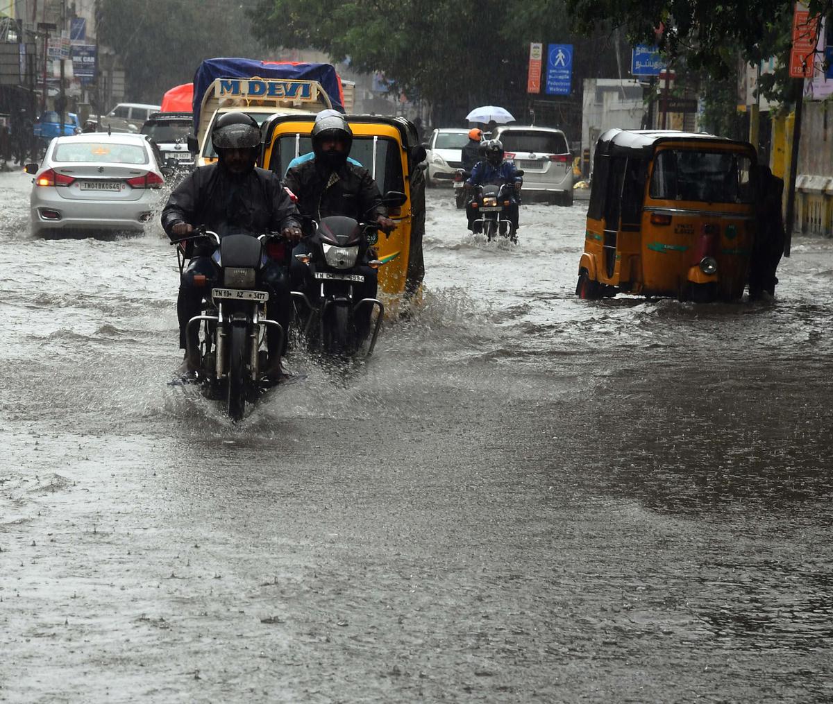 Tamil Nadu Rains Updates | Heavy To Very Heavy Rain Warning Over 8 ...